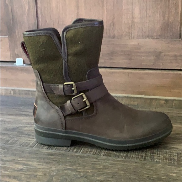 ugg lorna waterproof boot